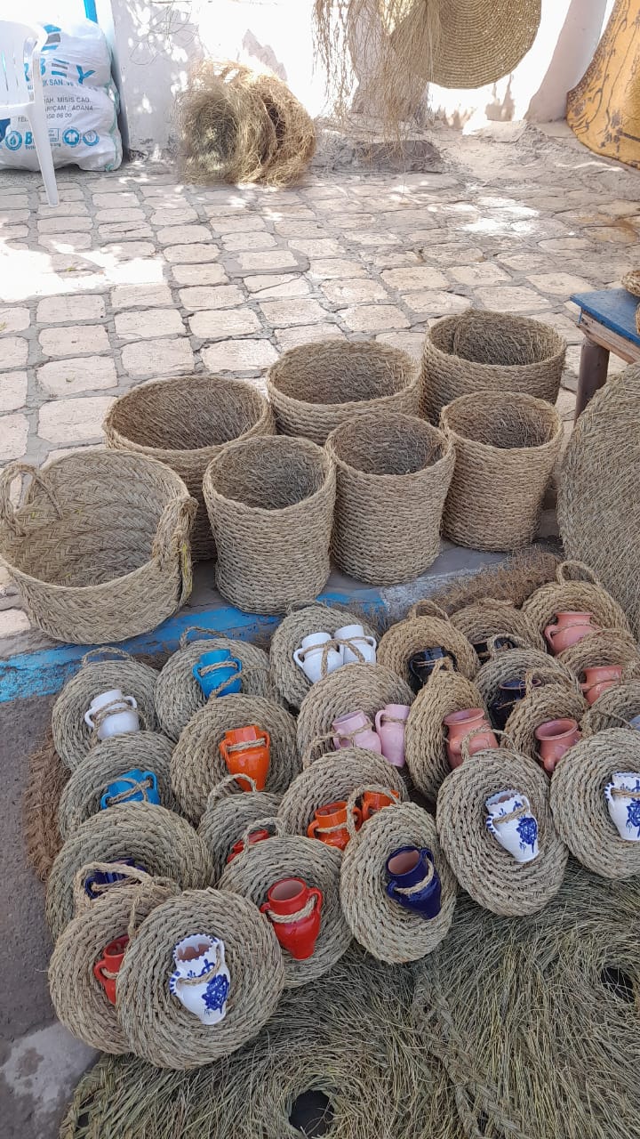 هرقلة: رغم الجحود وقلة التّشجيعات.. حرفيّات بصنعة الأجداد متشبّثات (مع فيديو)